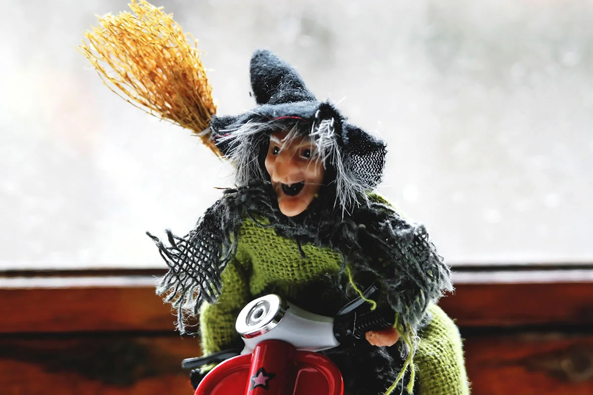 La Befana FESTAS: Befana voa do Reino das Fadas, para trazer presentes e  alegria ao mundo dos homens